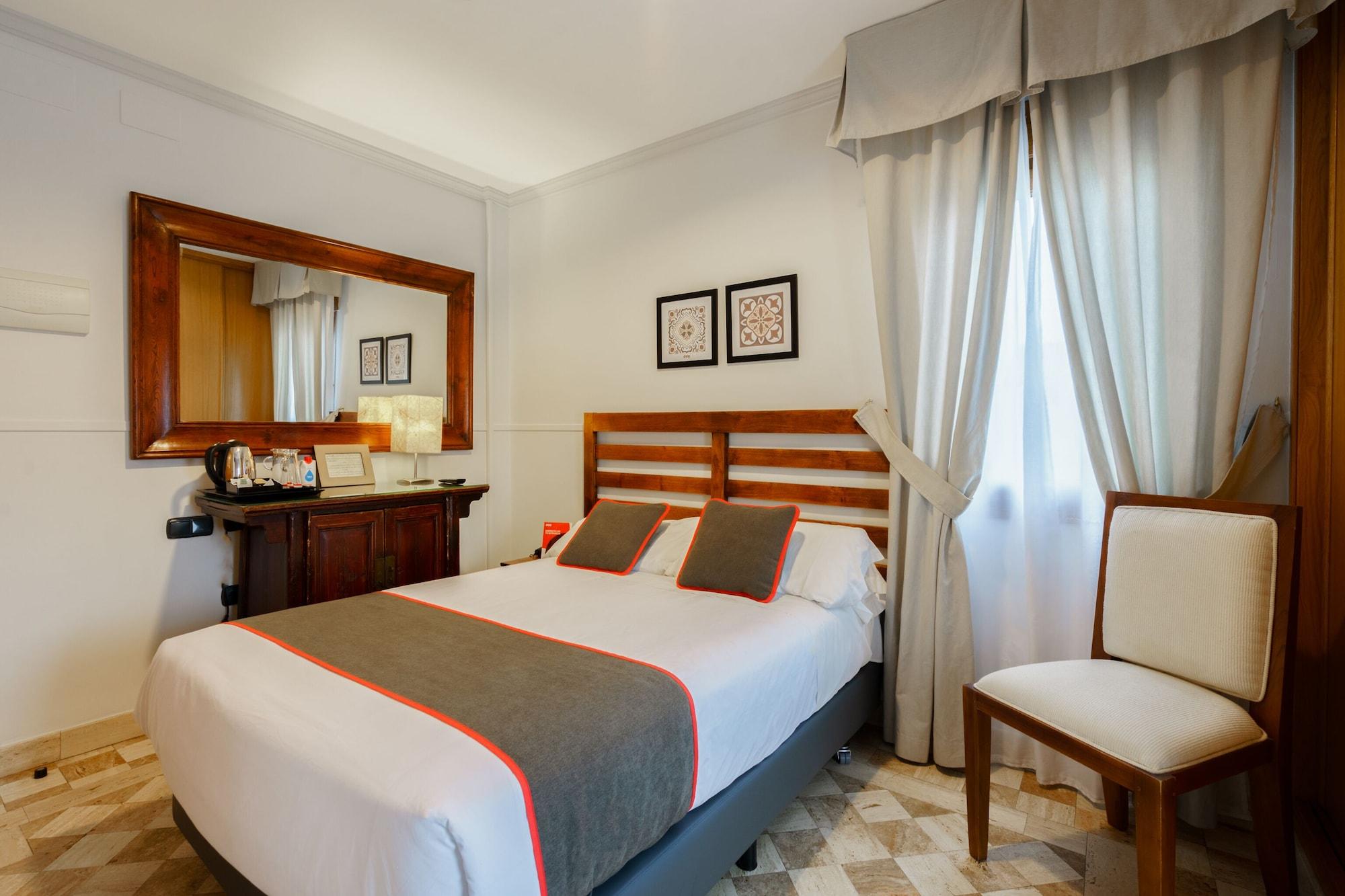 Boutique Reina Mora Hotel