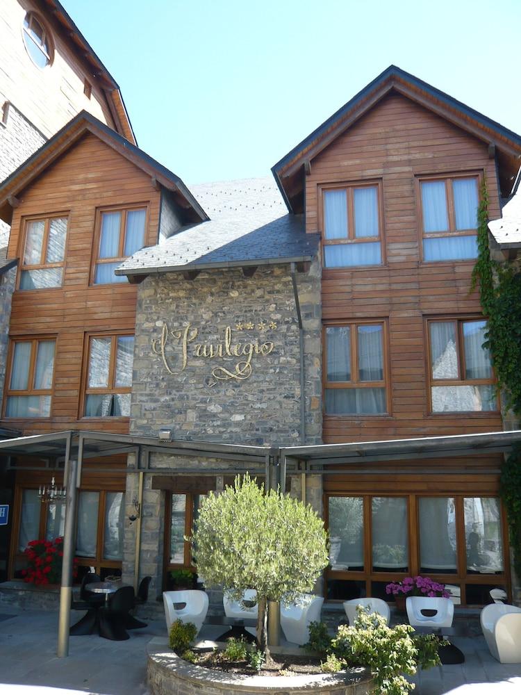 Abadia Del Pirineo Hotel