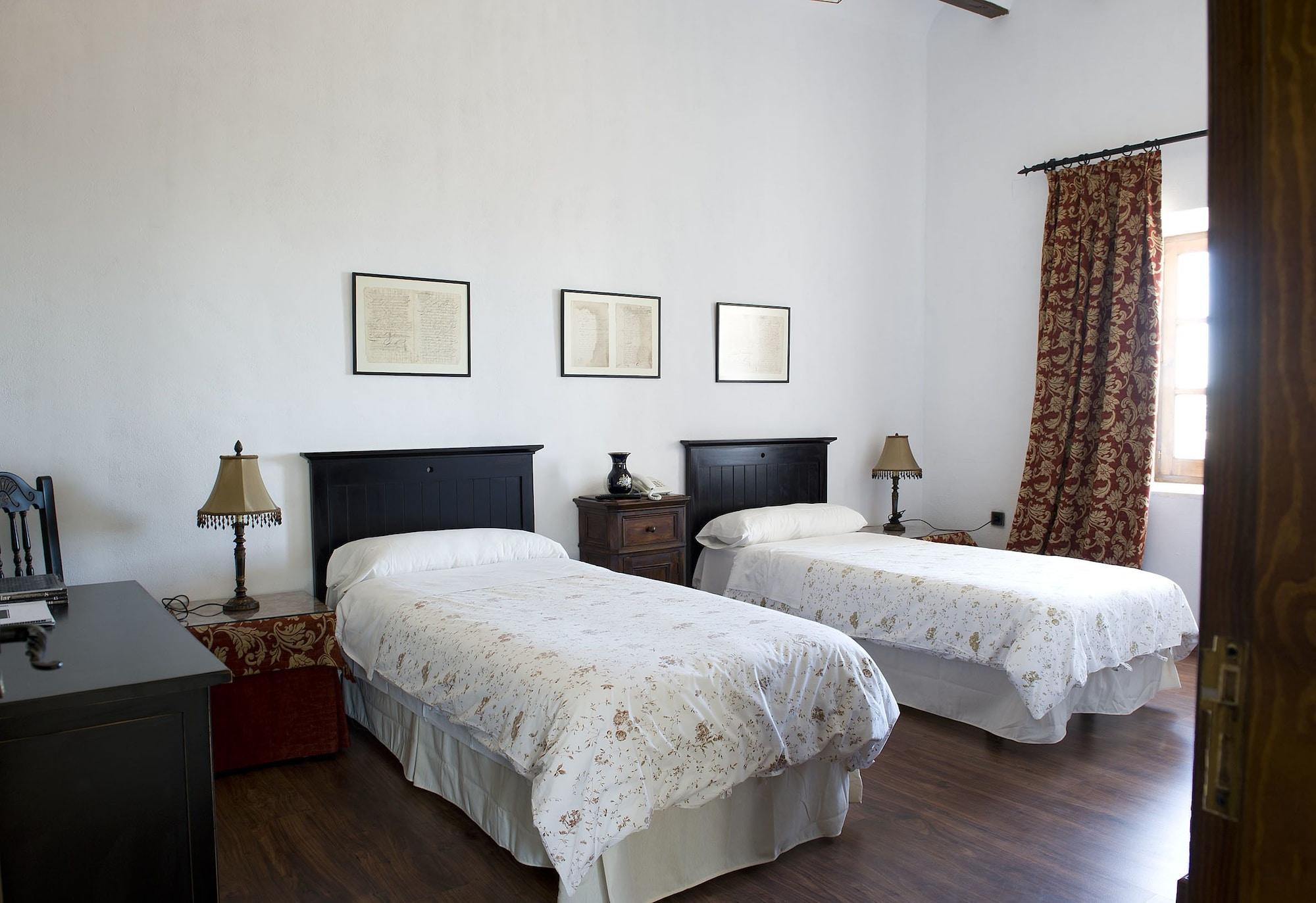Hotel Casas Del Consul 2*
