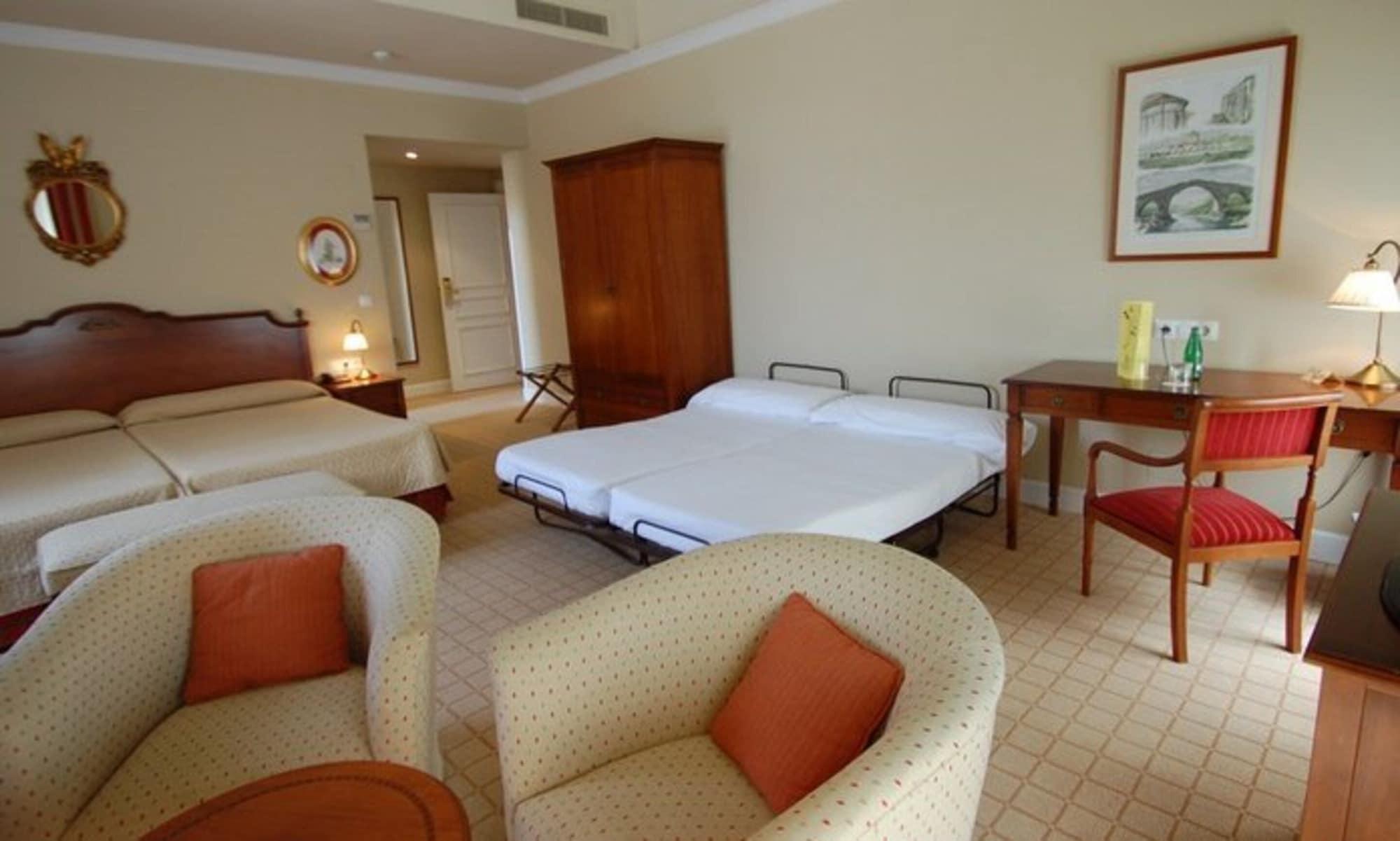 Hotel Arcea Gran Pelayo