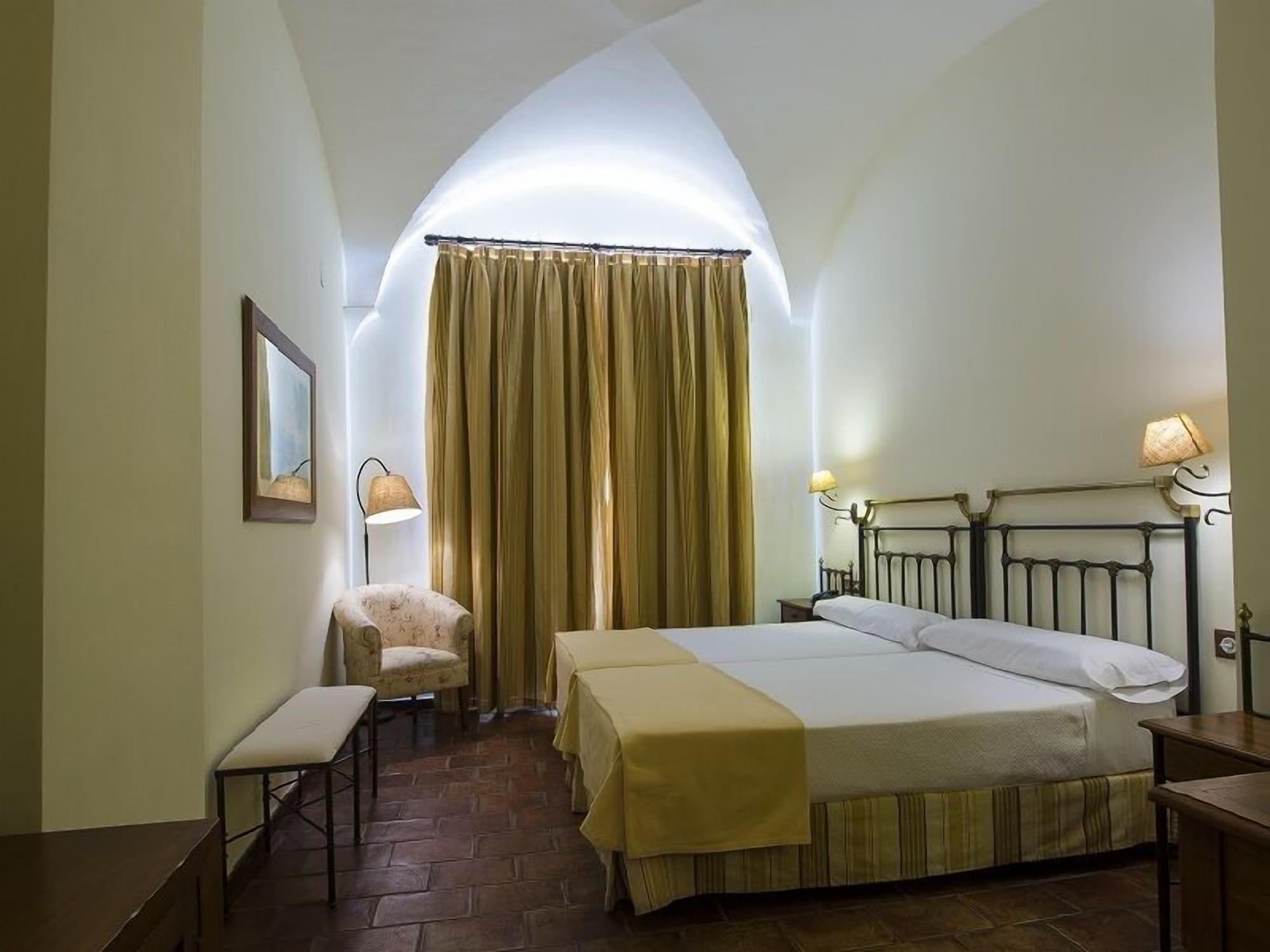 Hospedium Cortijo Santa Cruz 4*