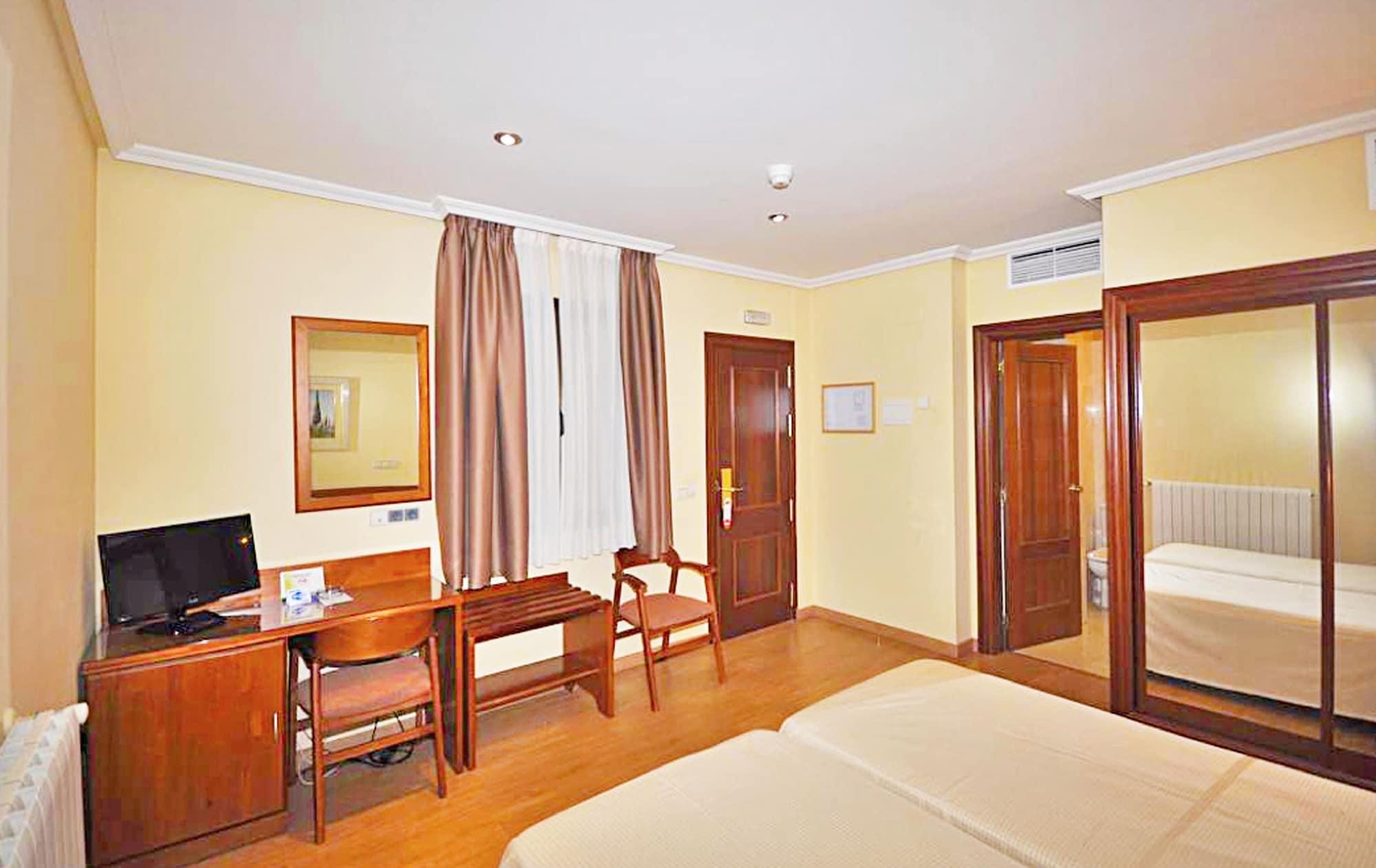 Hotel Ele Acueducto 3*