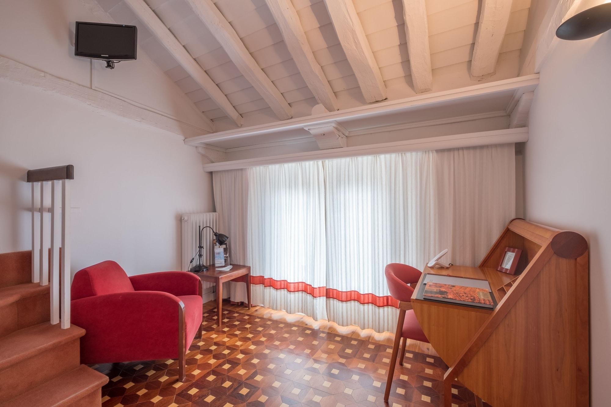 Santa Maria La Real 3*
