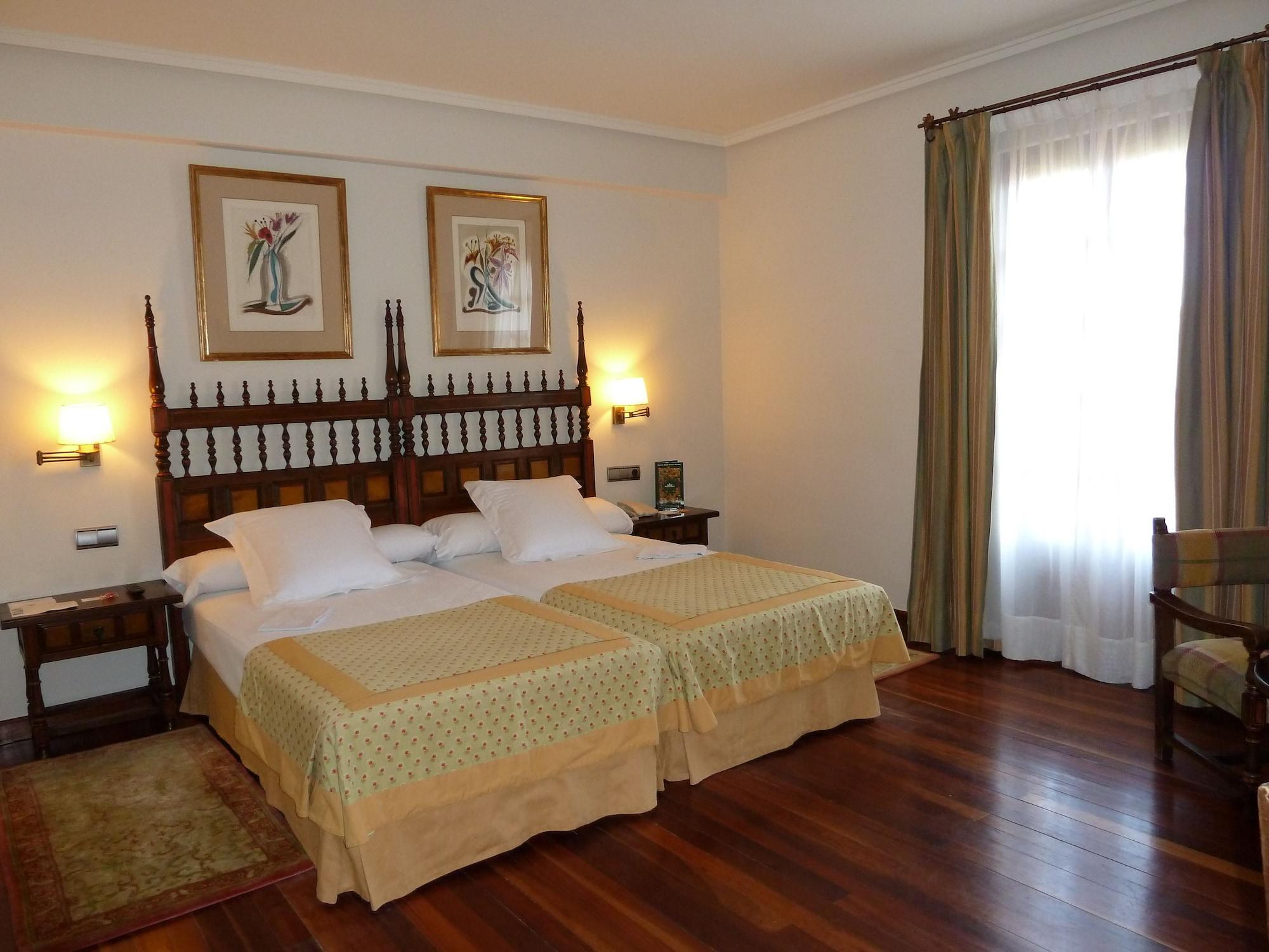 Hotel De 4*