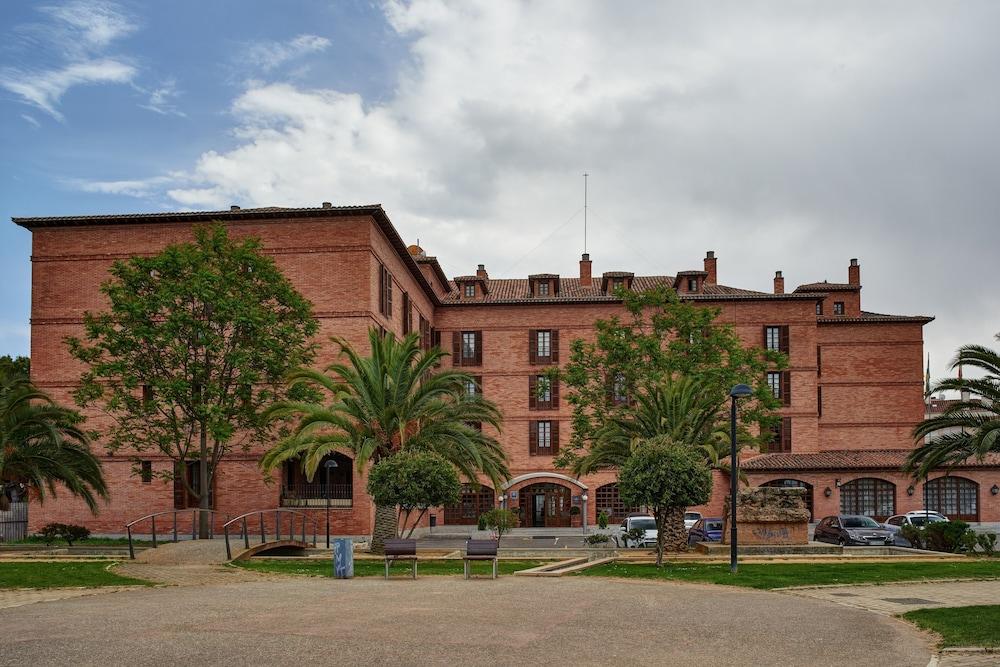 Hotel De 4*