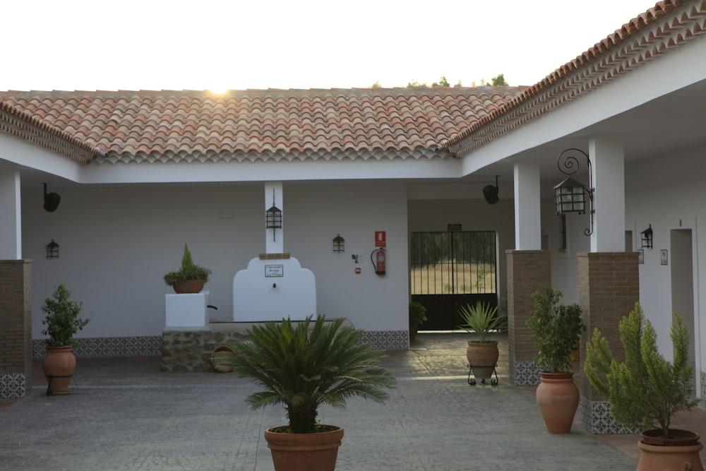 Rural Arroyo La Plata By Bossh Jerez De Los Caballeros