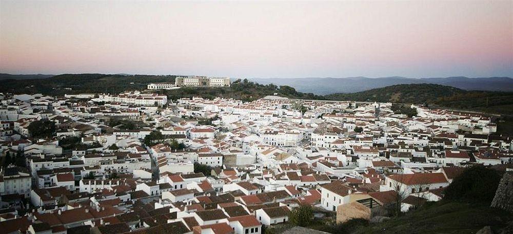 Hospederia Reina De Angeles Aracena
