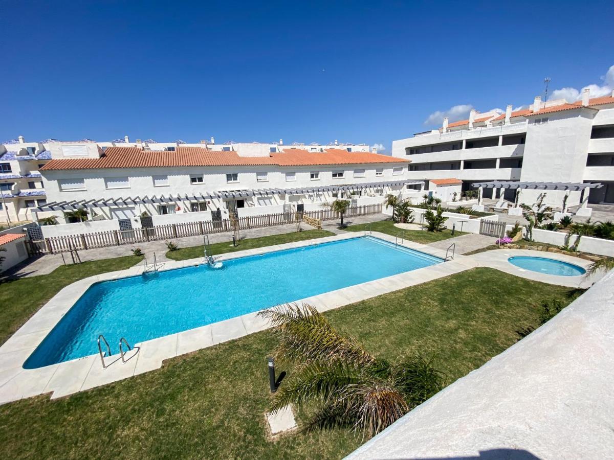 Cozy House - Pool - Parking - Family