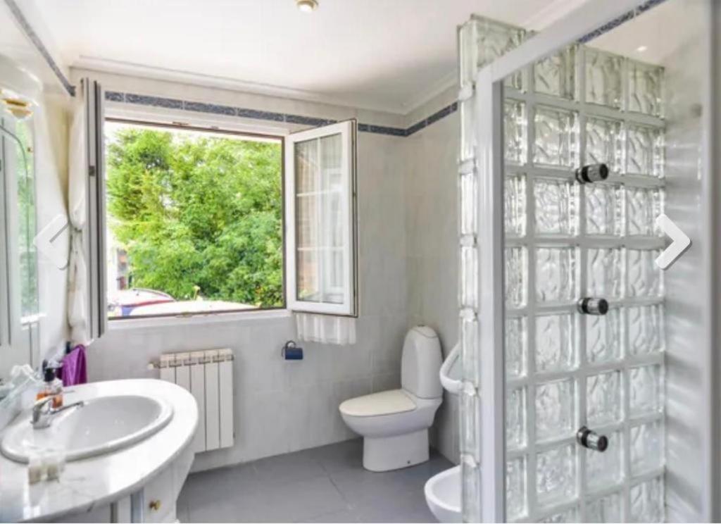Holiday home Tranquila Con Piscina Y Jardin 