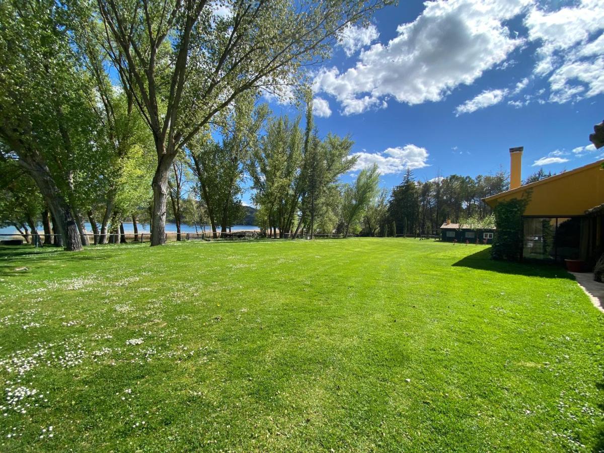 Casa Rural En El Pantano De Bolarque Primera Linea Del Lago Aunon