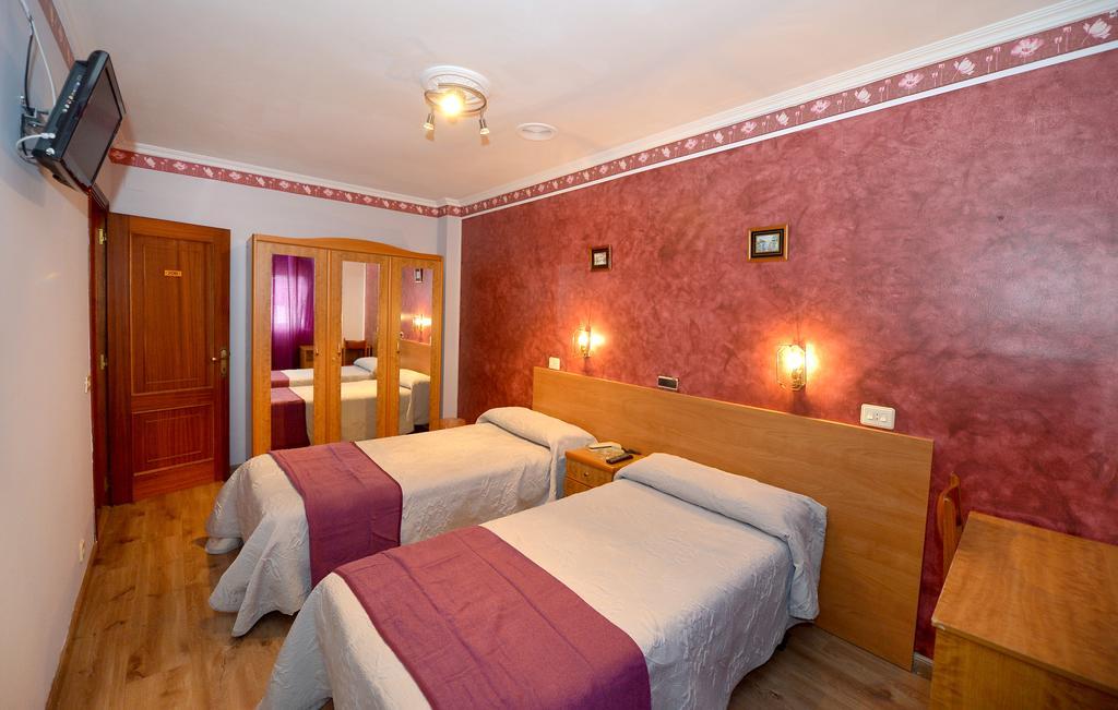 Santa Cruz Hotel *