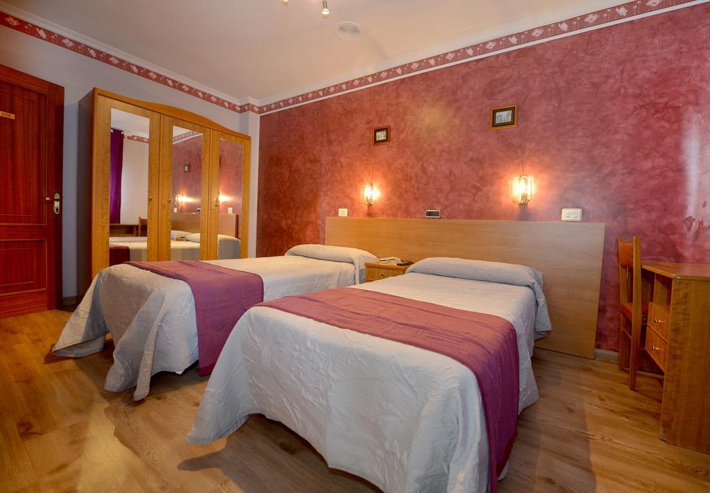 Santa Cruz Hotel *