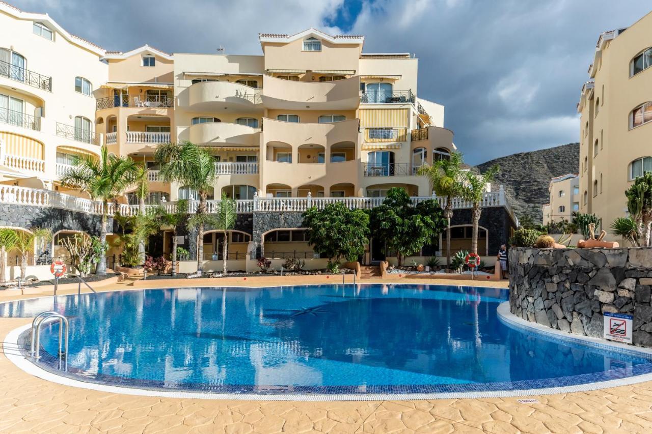 Apartment Tropical