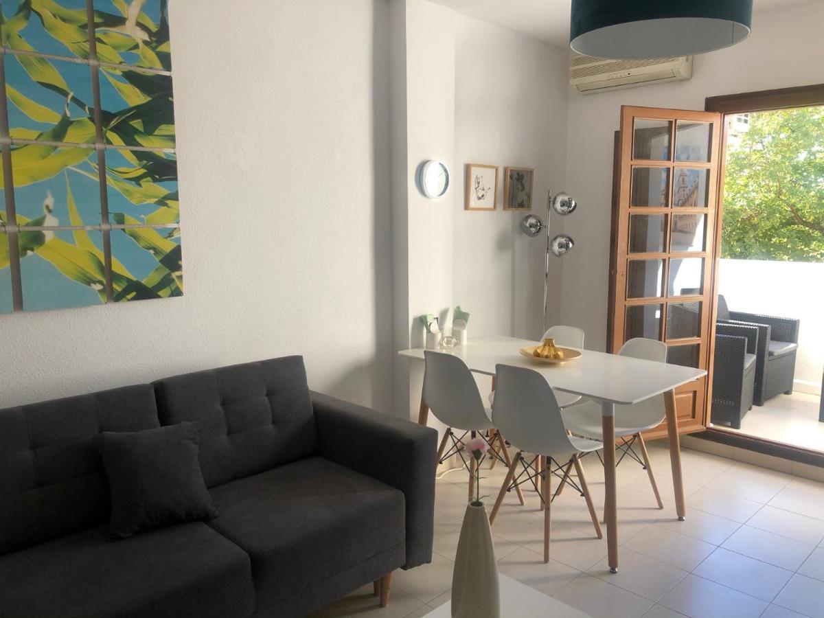 El Paraiso, 3 Bed 2 Bath, 300m From The Sea *