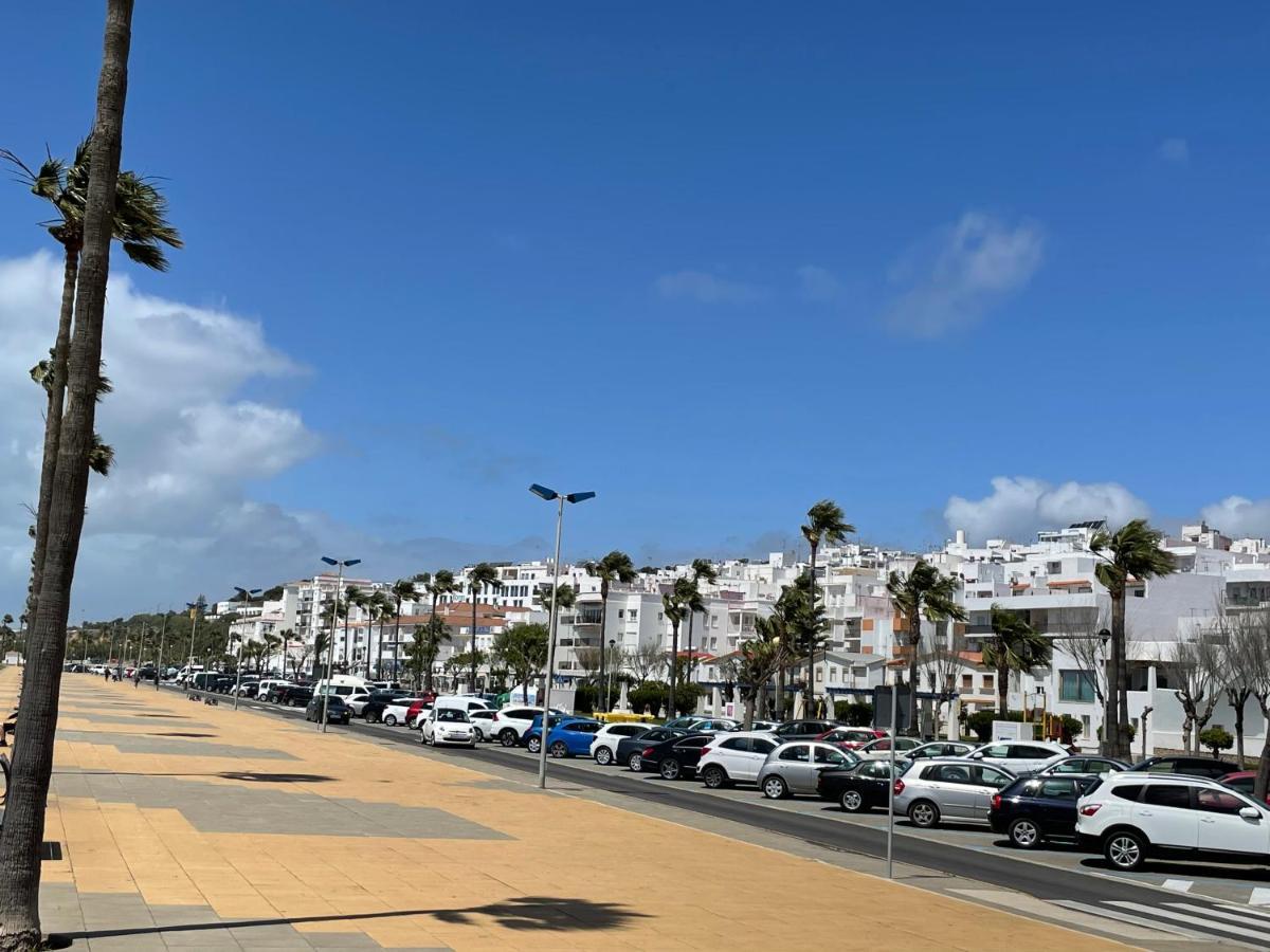 Junto A La Playa En El Centro De Conil, Con Aire Acondicionado Y Wifi Apartamento *
