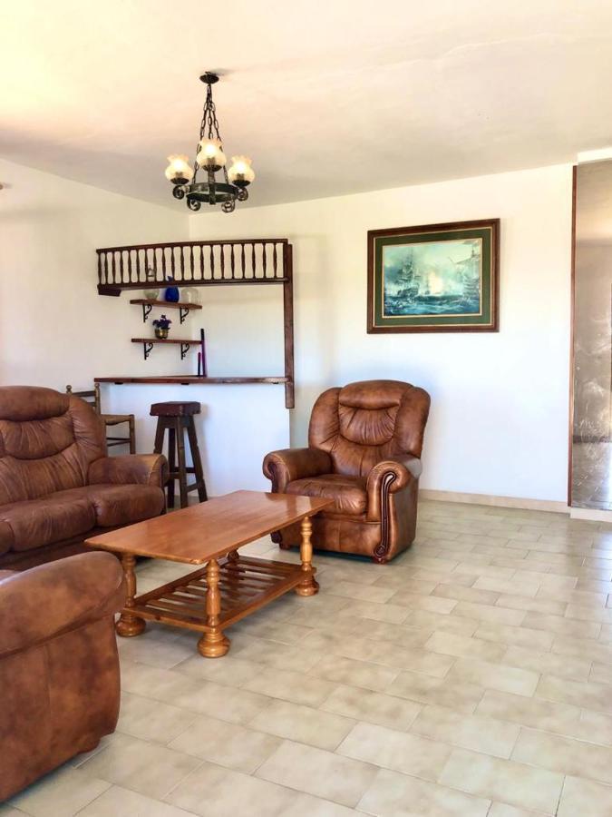 Con Piscina Y Barbacoa Holiday home *
