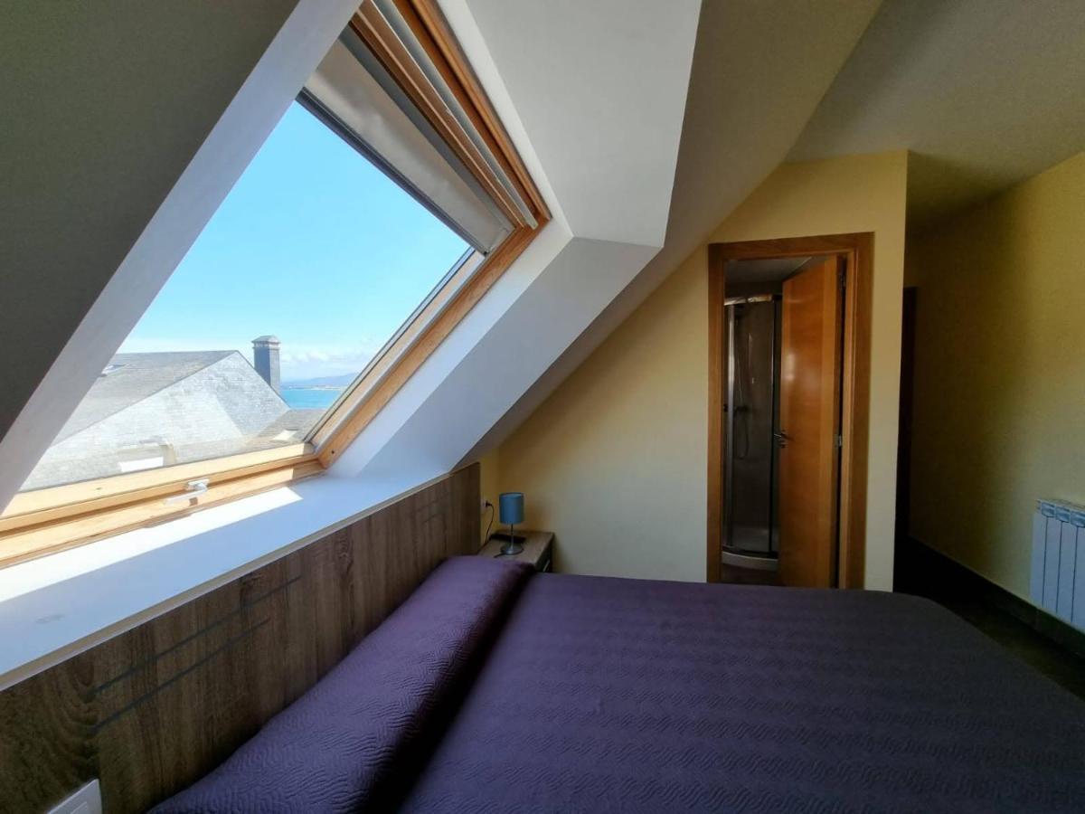 Vivienda De Tres En Primera Línea De Playa *