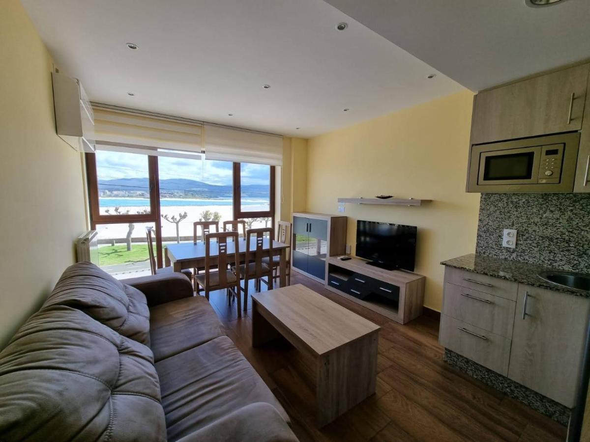 Apartamento Vivienda De Tres En Primera Línea De Playa