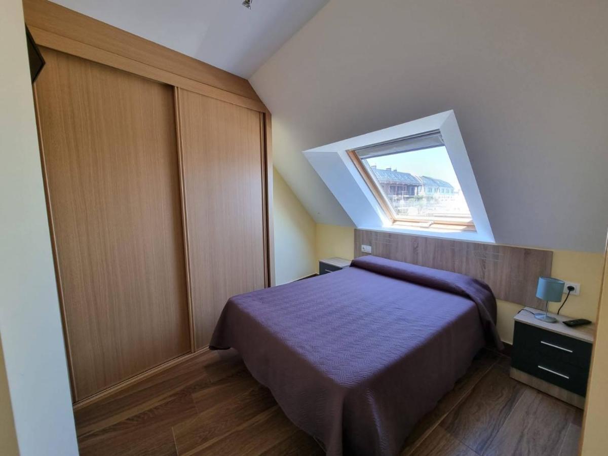 Vivienda De Tres En Primera Línea De Playa