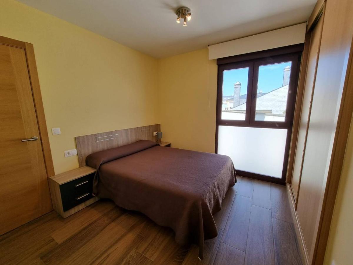 Vivienda De Tres En Primera Línea De Playa Foz