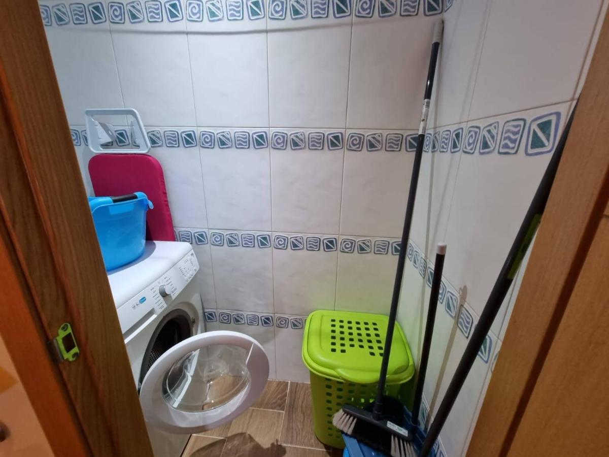 Apartamento Vivienda De Tres En Primera Línea De Playa *