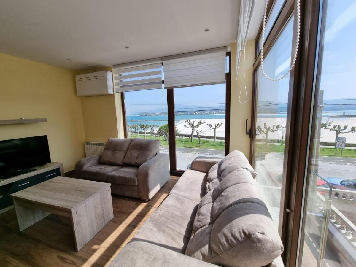 Vivienda De Tres En Primera Línea De Playa