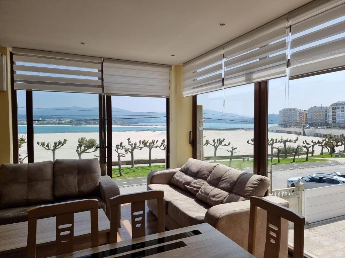Apartamento Vivienda De Tres En Primera Línea De Playa