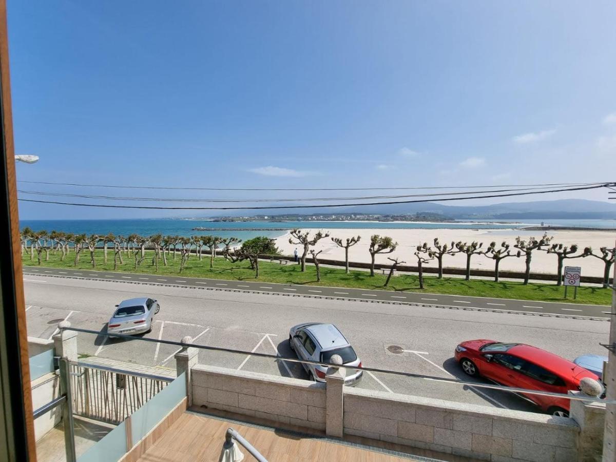 Apartamento Vivienda De Tres En Primera Línea De Playa