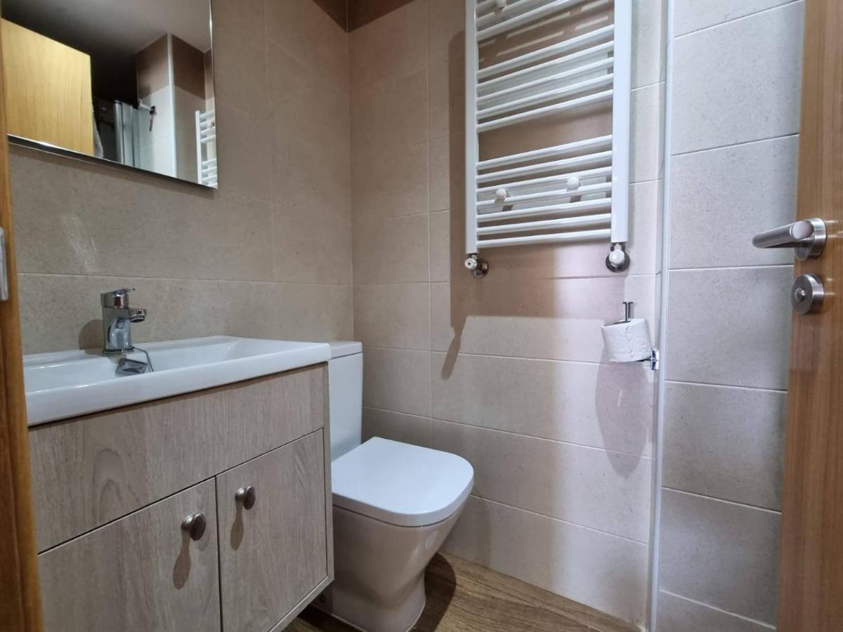 Vivienda De Tres En Primera Línea De Playa * Foz