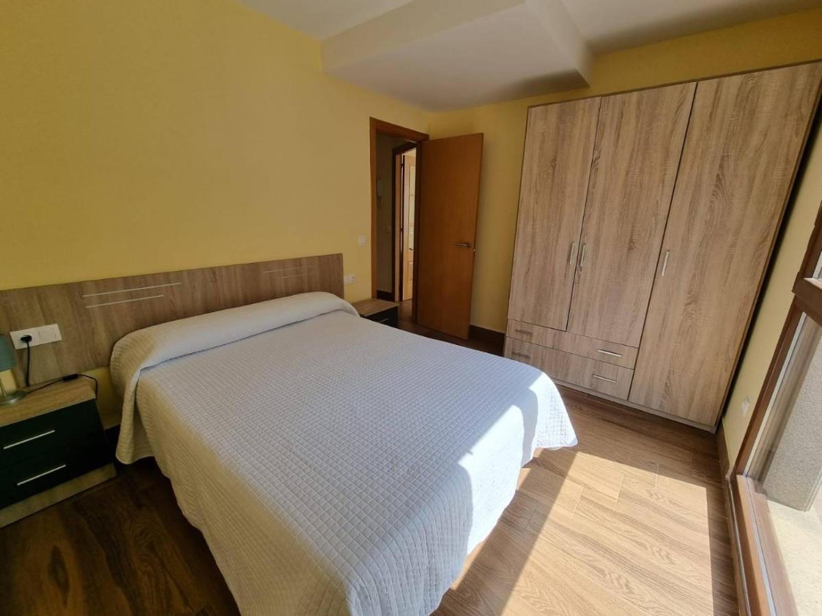Vivienda De Tres En Primera Línea De Playa * Foz