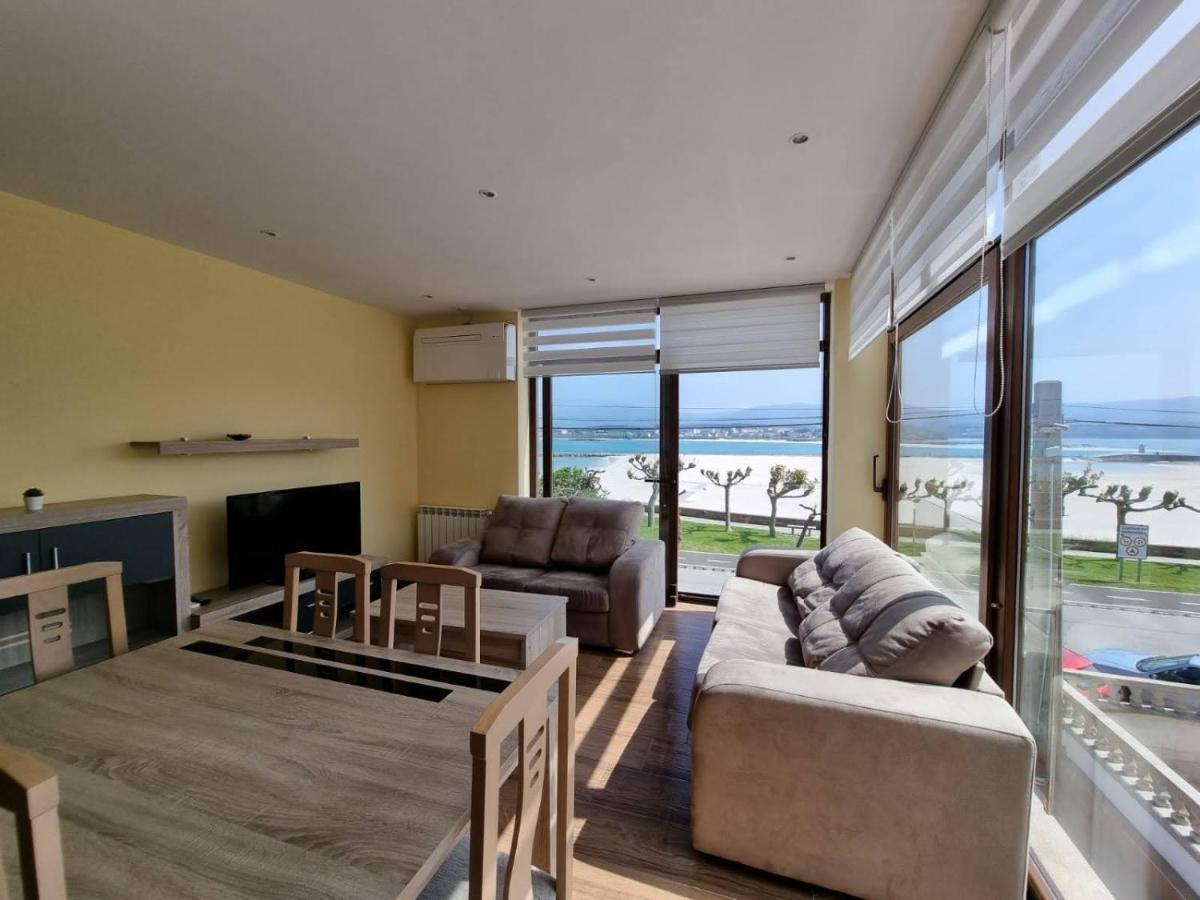 Apartamento Vivienda De Tres En Primera Línea De Playa
