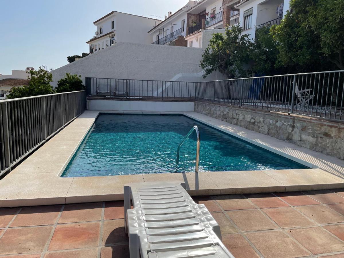 El Paraiso, En Pueblo Con Bonitas Vistas A La Costa Y Con Piscina *