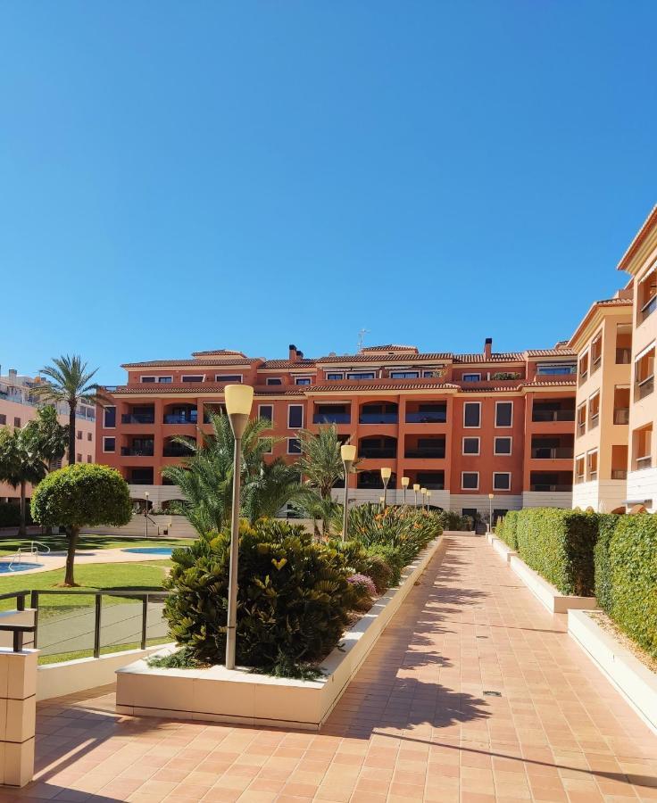 Apartamento Con Terraza Sur * Dénia