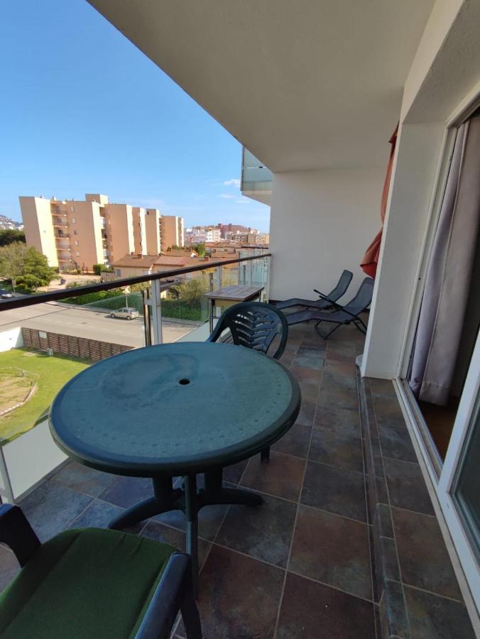 Proche Commerces Avec Grande Terrasse Et Piscine Apartment Roses