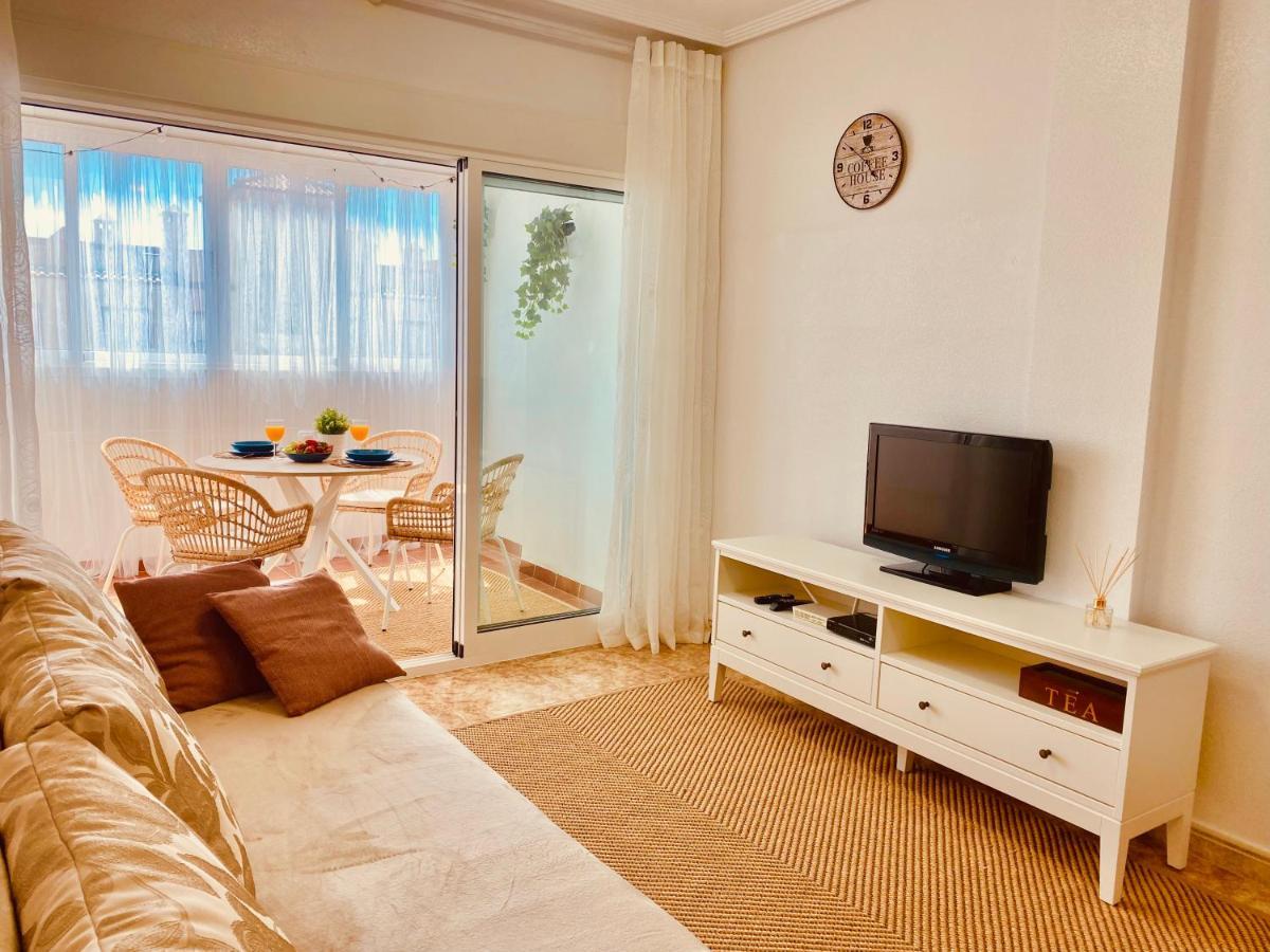 Casa Flania, Seaview, 2-bedroom, 2-bathroom Apartment *