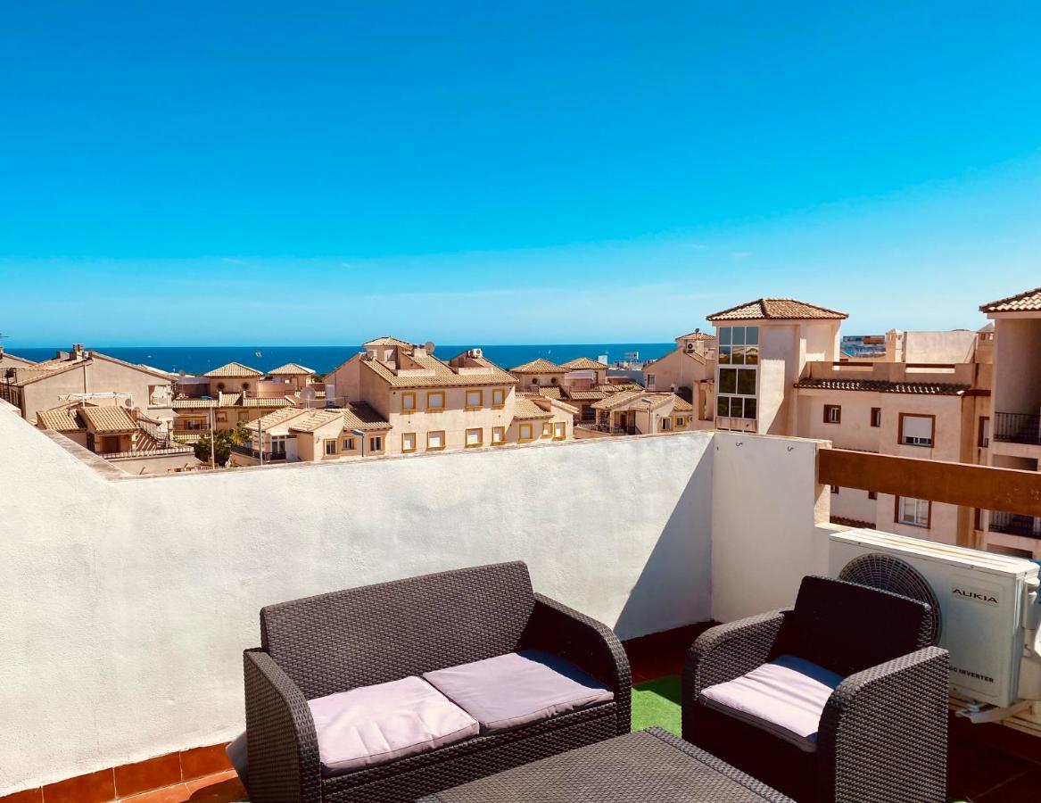 Casa Flania, Seaview, 2-bedroom, 2-bathroom Apartment *