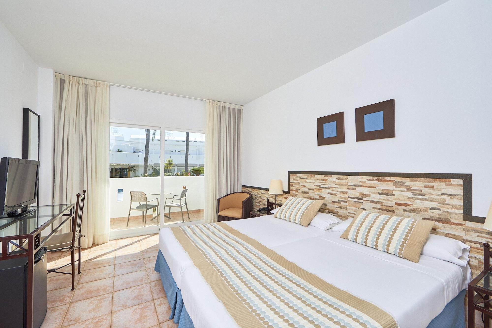 Hotel Fergus Conil Park 4*