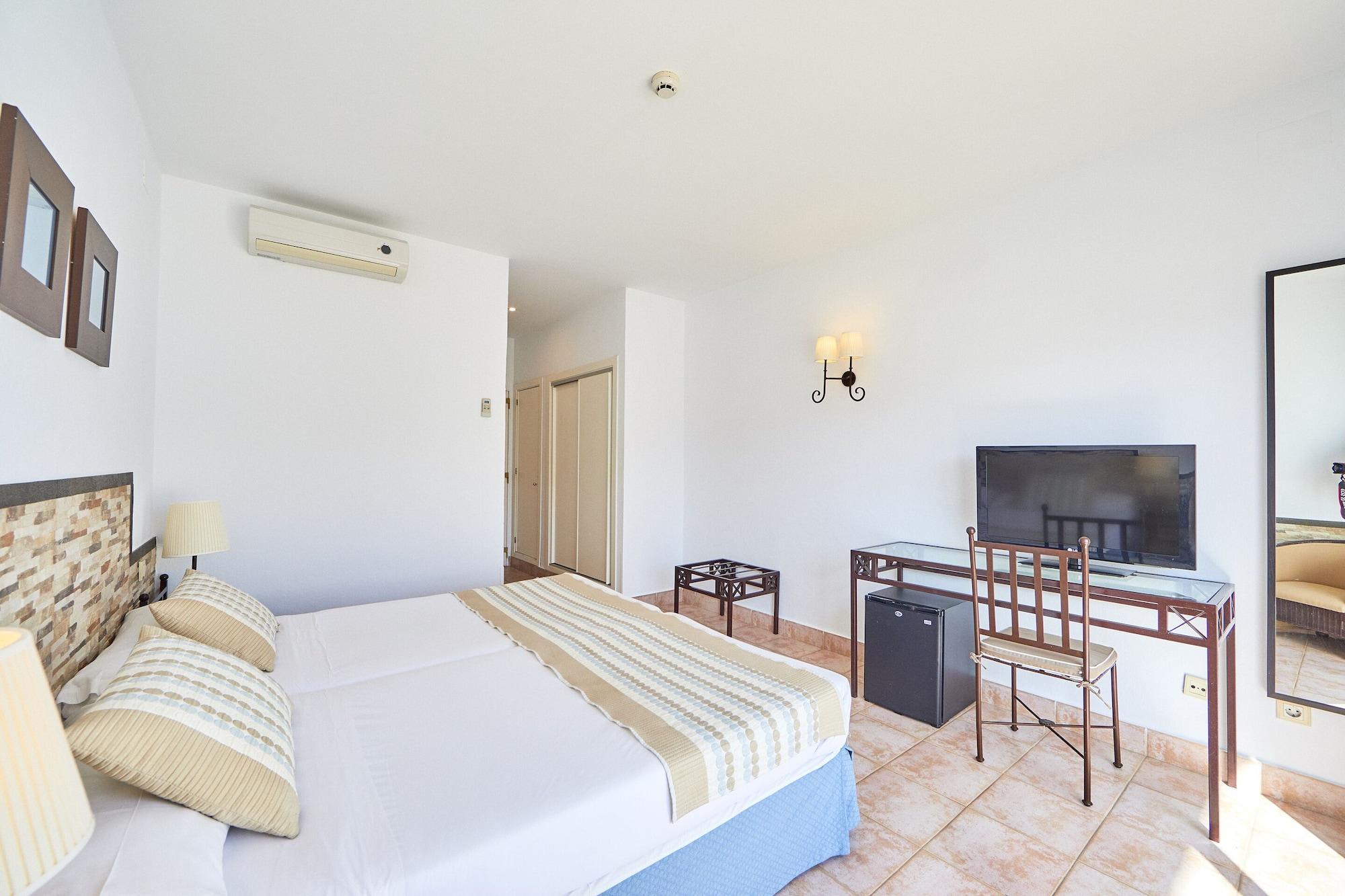 Hotel Fergus Conil Park 4*