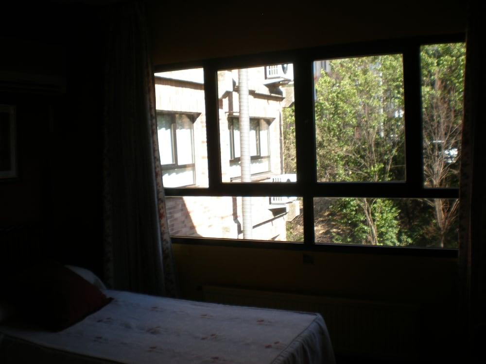Hotel Corregidor 2*