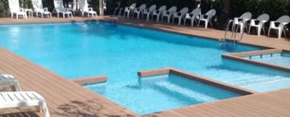 Hotel Robles 3*