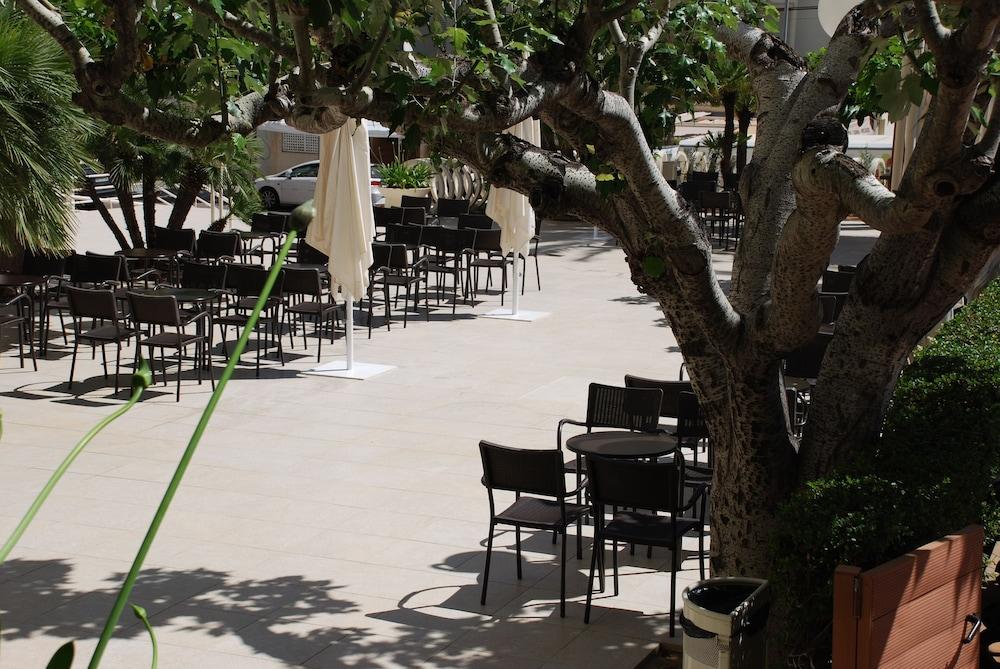 Robles Hotel