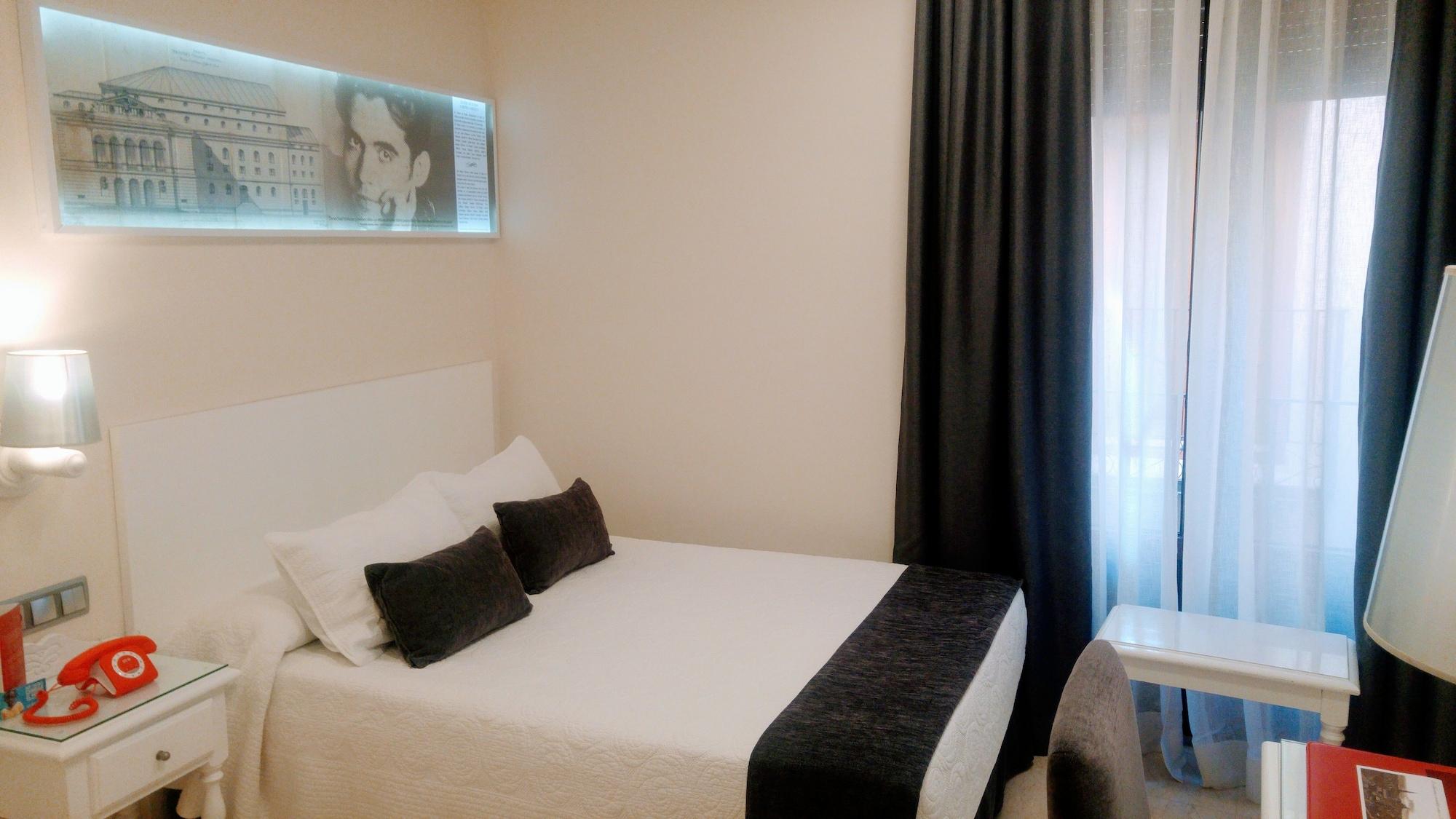 Carlos V Hotel 3*