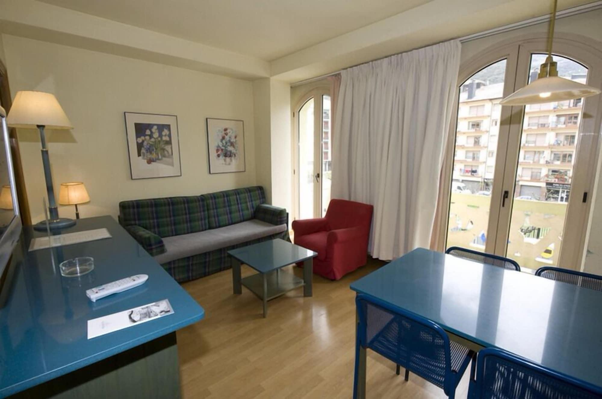 Pessets Adelaida Apartamento *