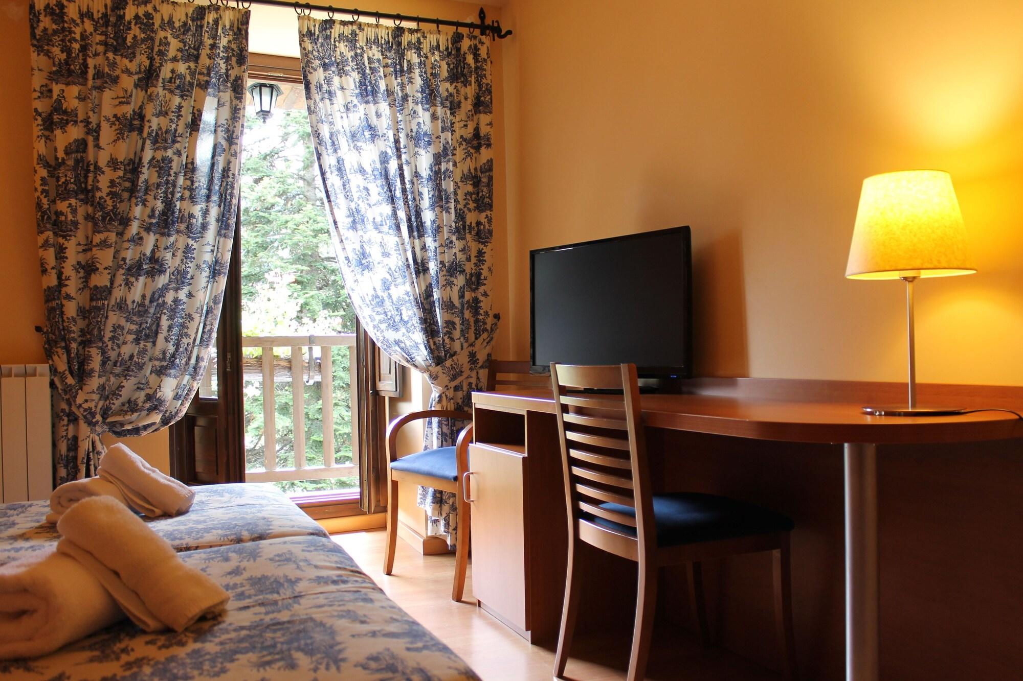 Hotel Saurat 3*