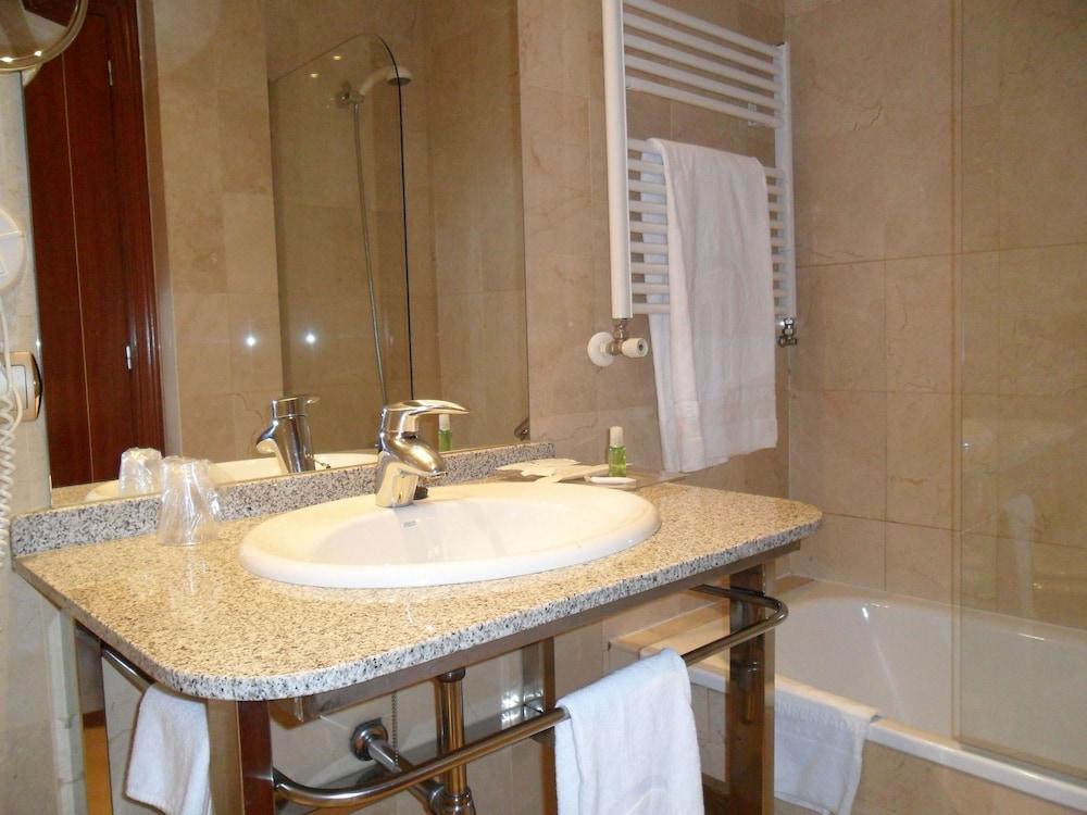 Hotel Plaza 3*