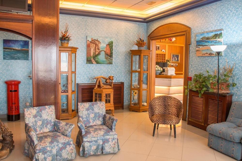 Arillo Hotel 2*