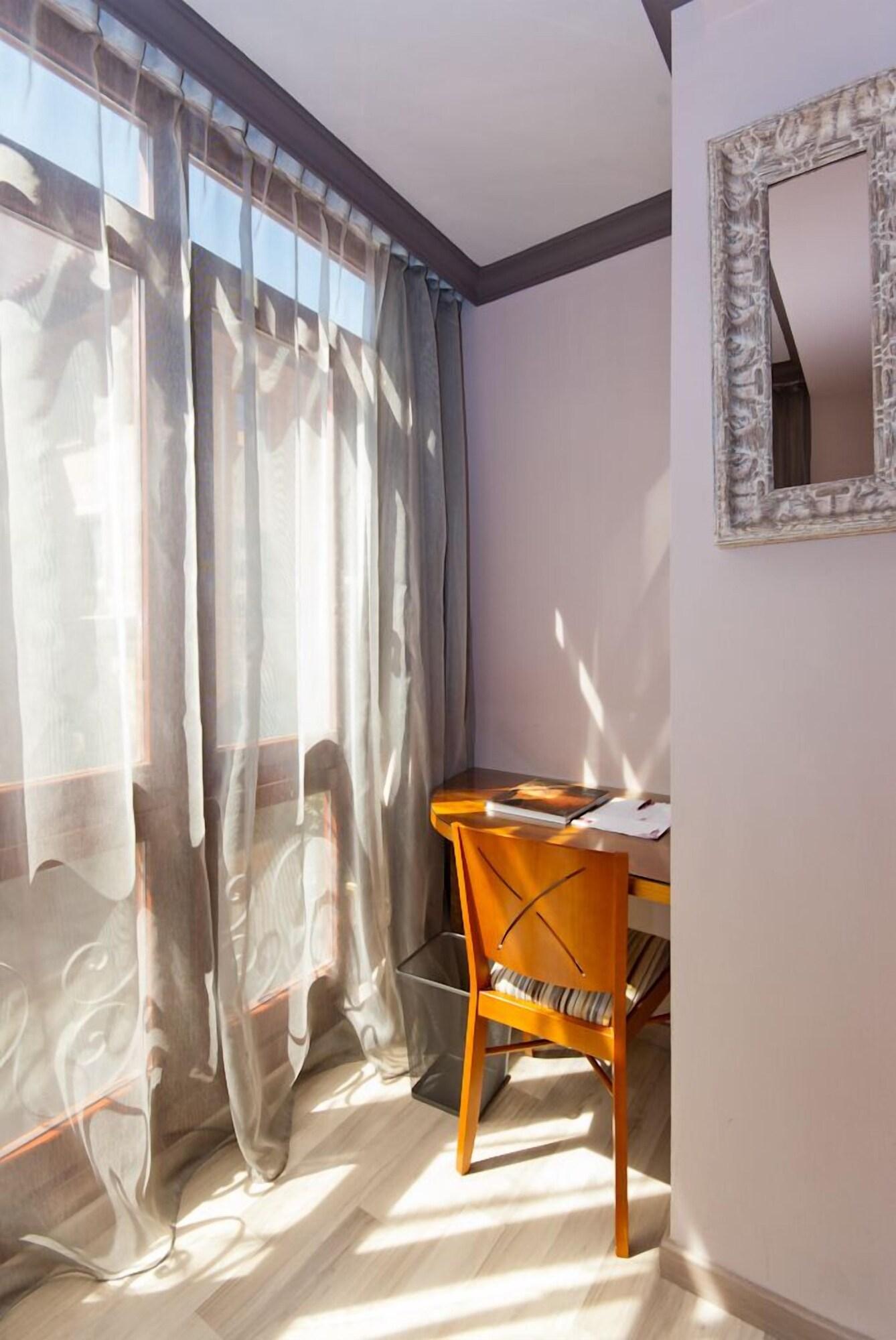 Vetusta Hotel 3*