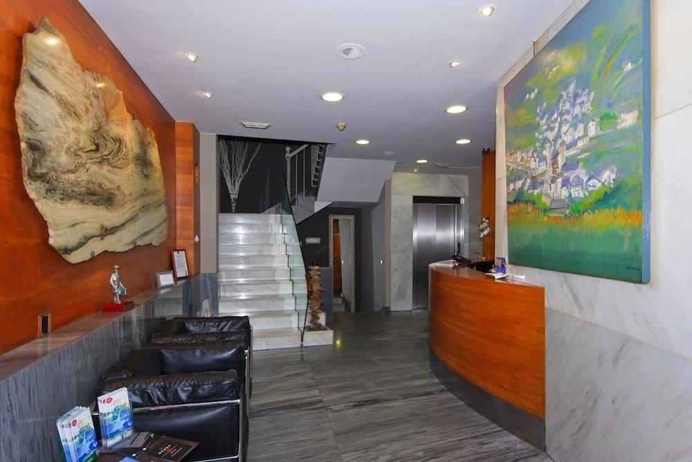 Vetusta Hotel 3*