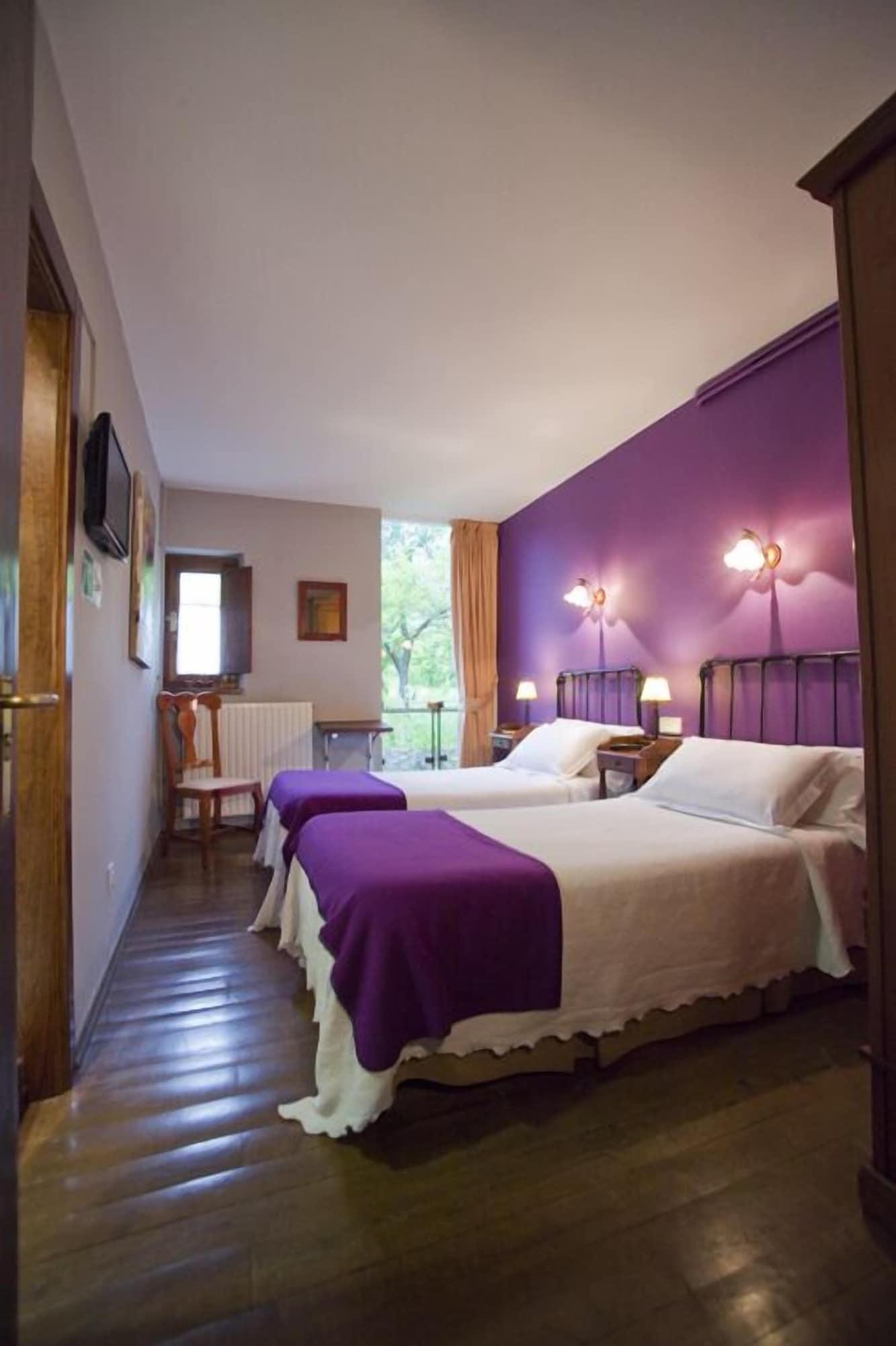 Castillo De Valdés Salas Hotel