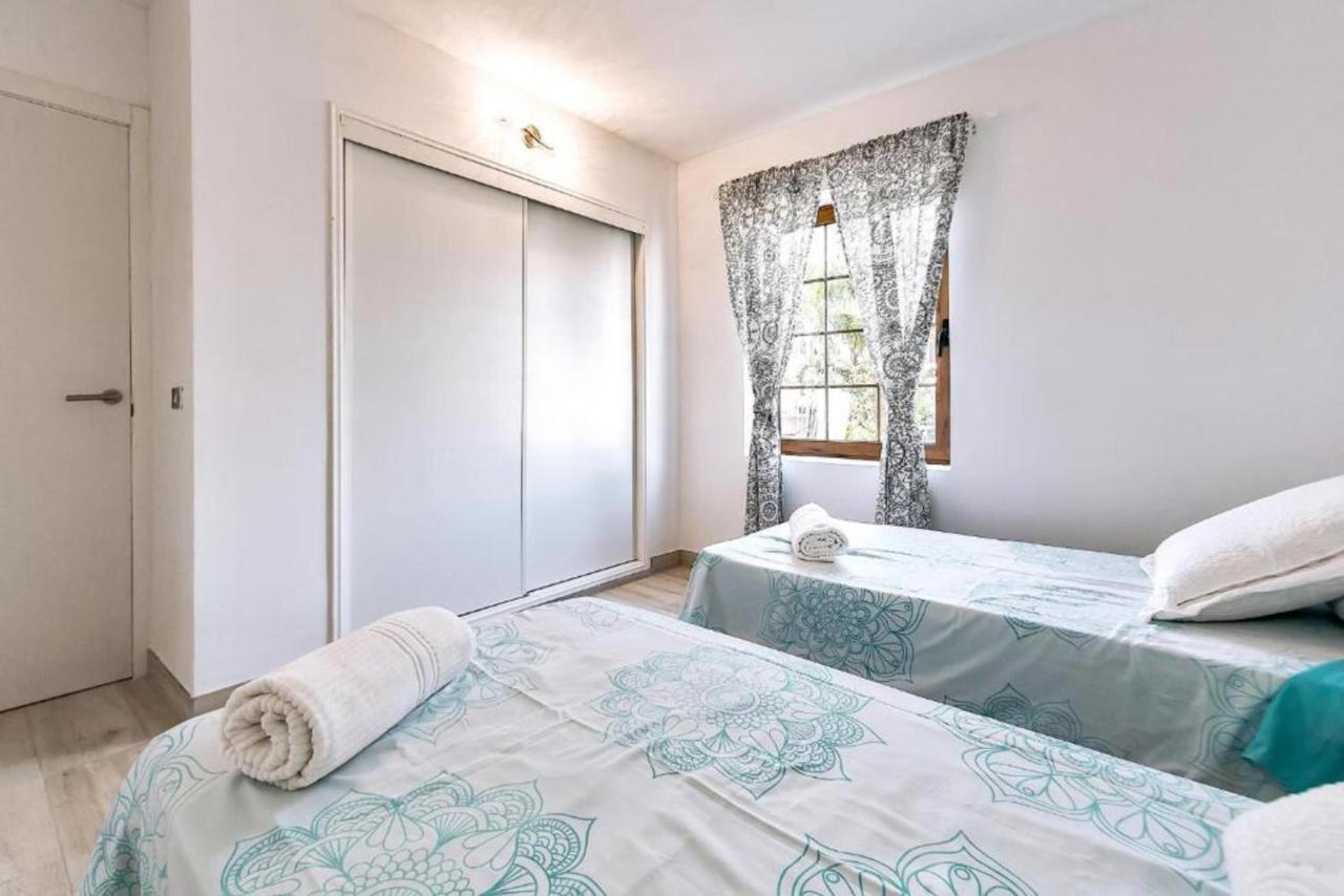 Apartamento De 2 Dormitorios Con Wifi, Cerca De Playa, En *